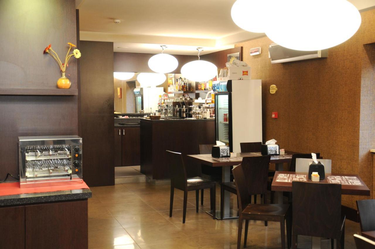 Hotel Fly คาโซริอา ภายนอก รูปภาพ