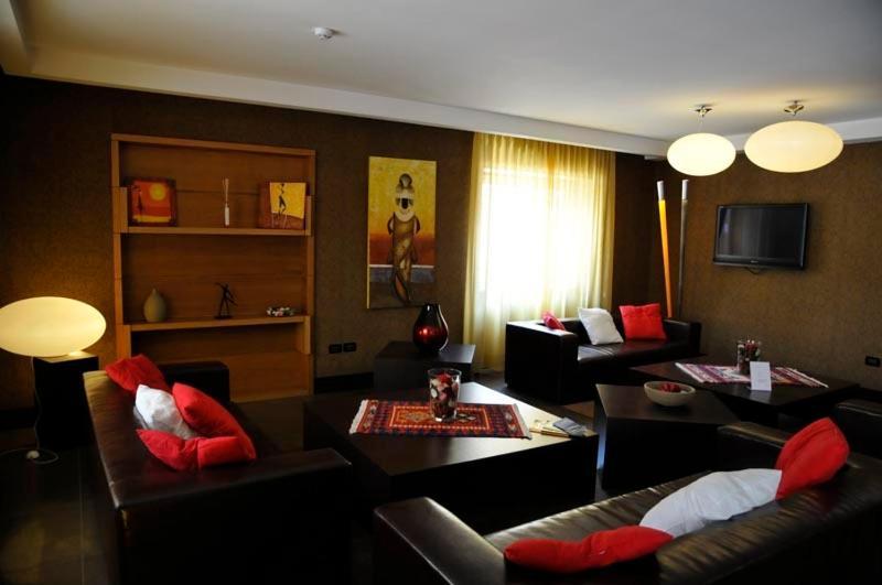 Hotel Fly คาโซริอา ภายนอก รูปภาพ