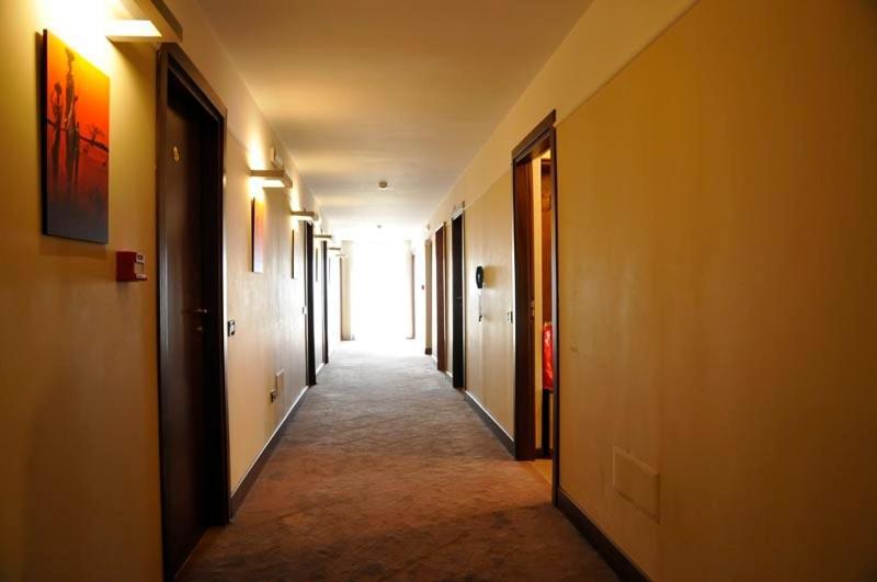 Hotel Fly คาโซริอา ภายนอก รูปภาพ